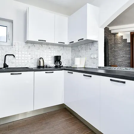 Apartman Lavanda Sa Bazenom I Okucnicom 4* Hreljin Exterior photo