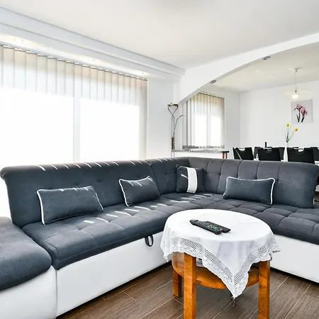 Apartman Lavanda Sa Bazenom I Okucnicom 4* Hreljin Exterior photo