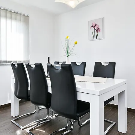 Apartman Lavanda Sa Bazenom I Okucnicom 4* Hreljin Exterior photo