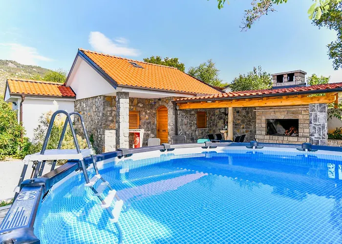 Apartman Lavanda Sa Bazenom I Okucnicom 4*
