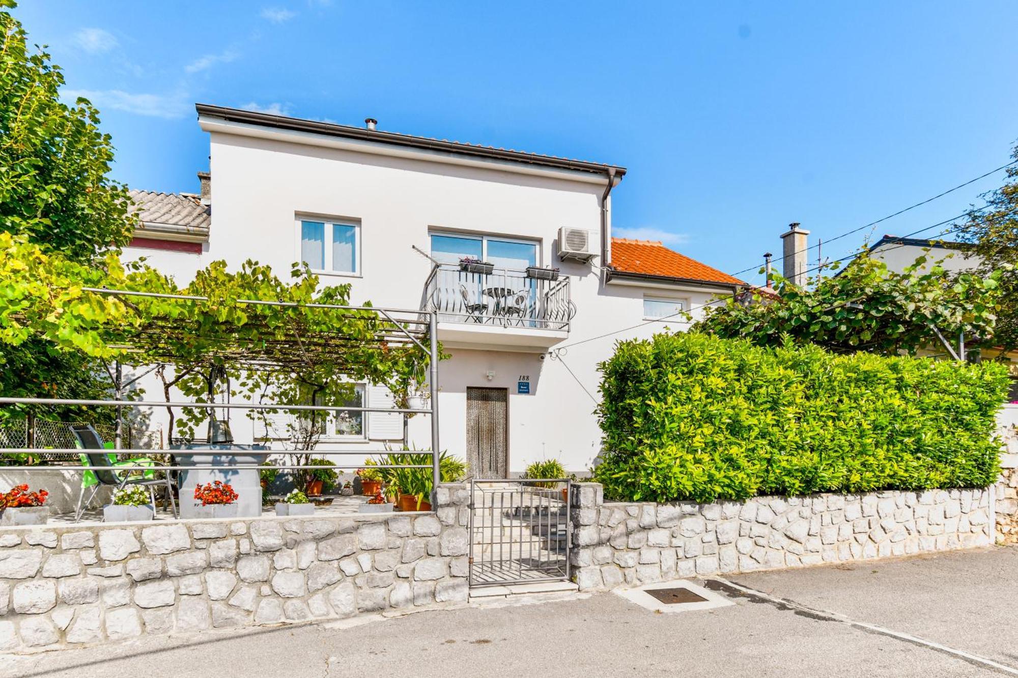Lavanda Sa Bazenom I Okucnicom 4* Apartment