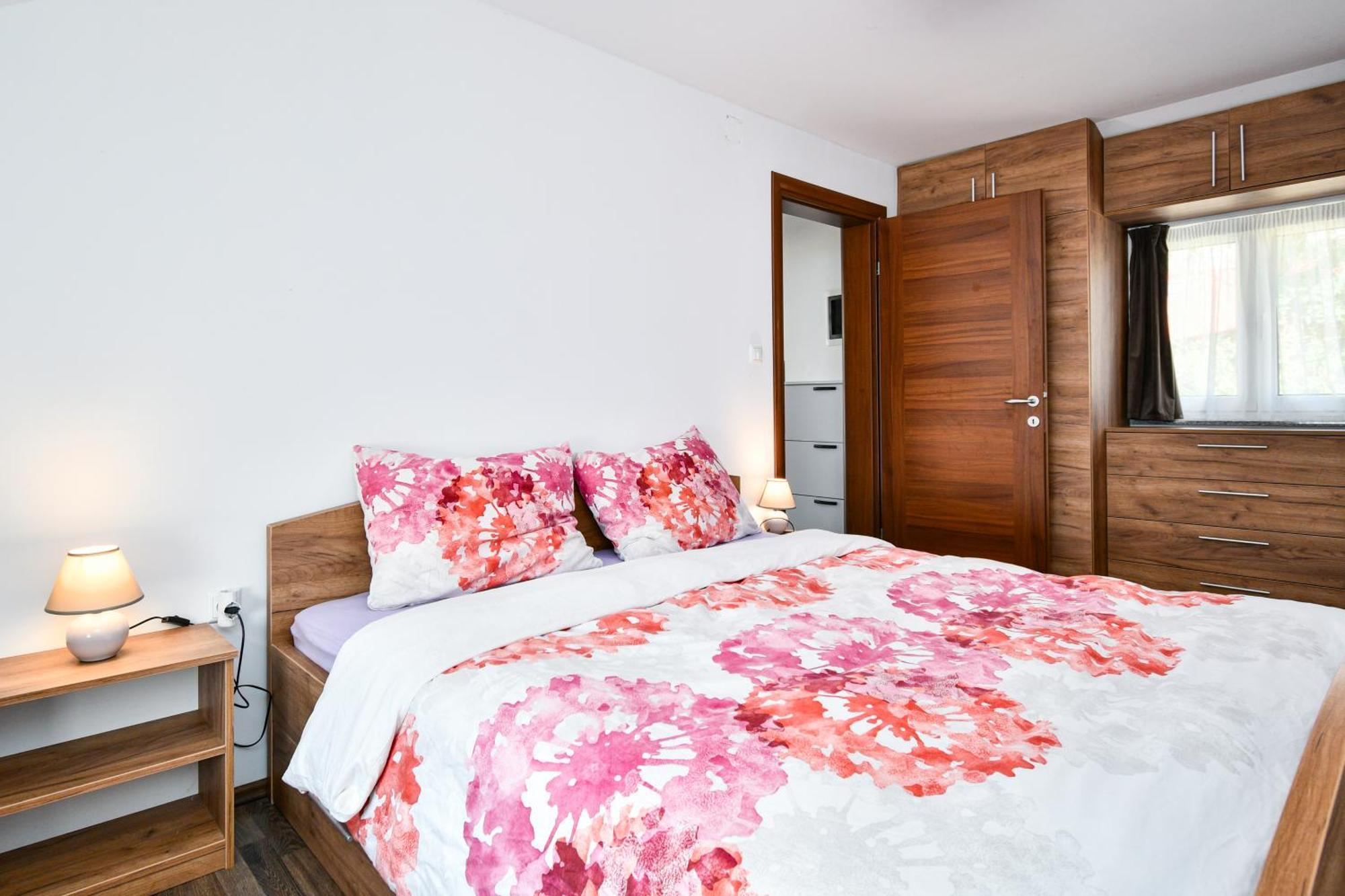 Apartment Lavanda Sa Bazenom I Okucnicom 4* *